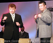 Hidehiko Yoshida (left) vs. Masaaki Satake