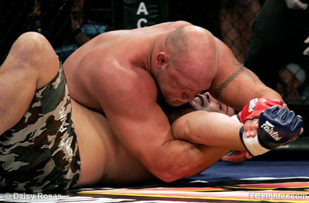 Ron Waterman working for a submission on Ricco Rodriguez