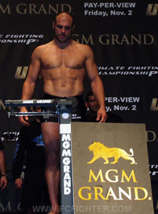Randy Couture at UFC 34 weigh-in